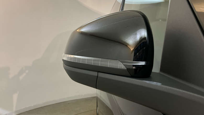 Volkswagen Multivan 2.0 TDI Life 5dr DSG Diesel Estate